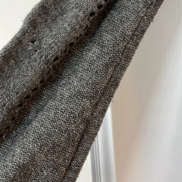 Grey gap sweater size XS - Picture 5 of 5